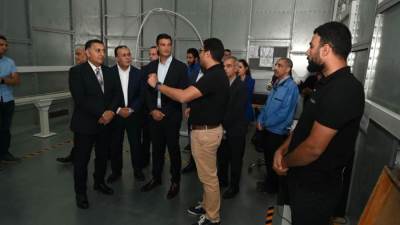 وزير الصناعة ومحافظ القليوبية يتفقدان مركز شركة فوتون إكس للبحوث والتطوير للوقوف على أحدث تطبيقات التكنولوجيا