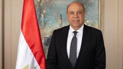 وزير الطيران يهنئ قيادات مصر للطيران بها بمناسبة الإنجاز الدولي الجديد وحصولها على جائزة «أكثر شركات الطيران تطورًا وتحسنًا على مستوى العالم»