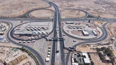 وزير النقل يعلن بدء تشغيل الأتوبيس الترددي أمام الركاب السبت المقبل الموافق 26 سبتمبر 2026  من محطة طريق العين السخنة حتى محطة صن كابيتال