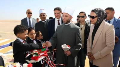 وزير الأوقاف في زيارة للوادي الجديد.. يهنئ أبناء المحافظة بعيدهم القومي ويشهد افتتاح ووضع حجر الأساس لعدد من المساجد