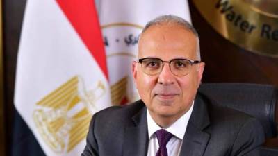 سويلم يتابع مستجدات تنفيذ "المشروع القومي لضبط نهر النيل وفرعيه"