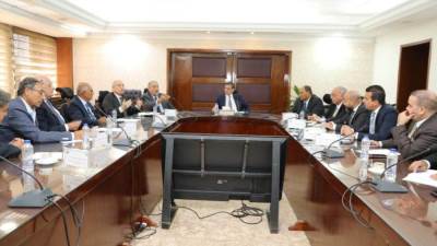 وزير الزراعة يبحث مع غرفة استصلاح الأراضي الصحراوية سبل دعم الاستثمار الزراعي وتذليل العقبات أمام القطاع الخاص