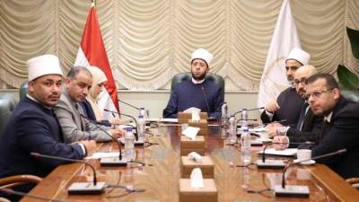 وزير الأوقاف يلتقي المشرفات من الواعظات عبر تقنية الاتصال المرئي لمتابعة العمل الدعوي