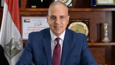 الدكتور سويلم يتابع موقف "مشروع تطوير منظومة الري والصرف بواحة سيوة"