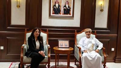 وزيرة الإسكان تلتقي رئيس بلدية مسقط لبحث تبادل الخبرات في مجالات التخطيط والتطوير العمراني والاستثمار