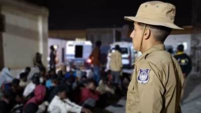 ترحيل 63 مهاجرًا غير نظامي من ليبيا بينهم مصابون بالتهاب الكبد الوبائي