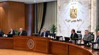رئيس الوزراء يستعرض محاور جلستي حوار بشأن "موارد النقد وإدارة الدين" و"ملامح البرنامج الاقتصادي المصري حتى 2030"