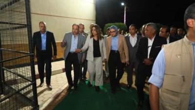 وزيرة التنمية ومحافظ الوادي الجديد ورئيس هيئة تنمية الصعيد يفتتحون مجمع الصناعات الحرفية بقرية مرزوق