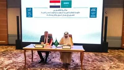مصر والسعودية توقعان مذكرة تفاهم لتعزيز الشراكة في مجالات البترول والغاز والبتروكيماويات وتطوير تجارة وتداول المنتجات البترولية