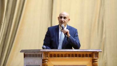 وزير التربية والتعليم يكرم مديري المدارس المتميزة على مستوى الجمهورية تقديرًا لجهودهم في الارتقاء بالعملية التعليمية