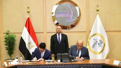وزير النقل يشهد توقيع مذكرة تفاهم لإنشاء محطة الإسكندرية للصب الجاف غير النظيف بميناء المكس 