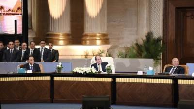 الرئيس السيسى: الرسوم الحالية للمرور بالطرق لا تغطى تكلفة الاستثمارات بها