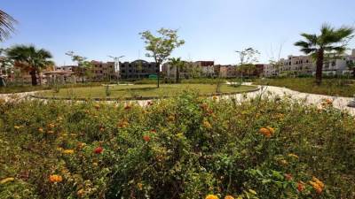 وزيرة الإسكان تتابع موقف تنفيذ مشروعات المرافق والإسكان والتنمية بالمدن الجديدة في صعيد مصر