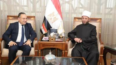وزيرا الأوقاف والتعليم العالي يبحثان تعزيز الوعي وترسيخ القيم الإيجابية وتوظيف البحث العلمي في تطوير الخطاب الدعوي