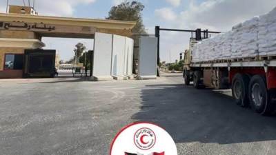 الهلال الأحمر يطلق قافلة «زاد العزة» 302 وتحمل أكثر من 3,676 طنًا من المساعدات الإنسانية والإغاثية
