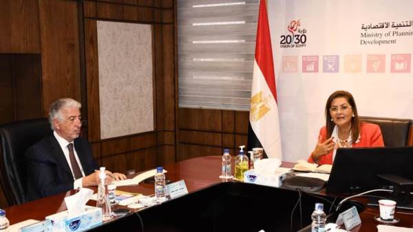 وزيرة التخطيط والرئيس التنفيذي للمؤسسة الدولية الإسلامية