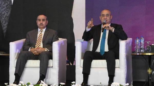 عاصم الجزار وزير الاسكان خلال مؤتمر بناة مصر