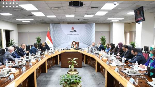 وزيرة التخطيط ومجموعة البنك الدولي