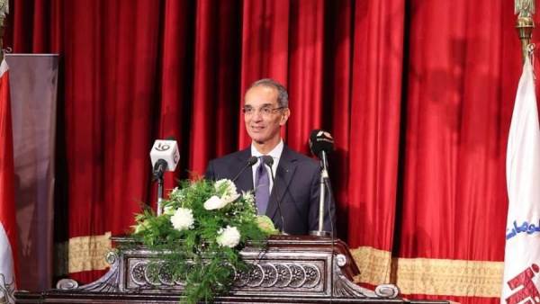 وزير الاتصالات