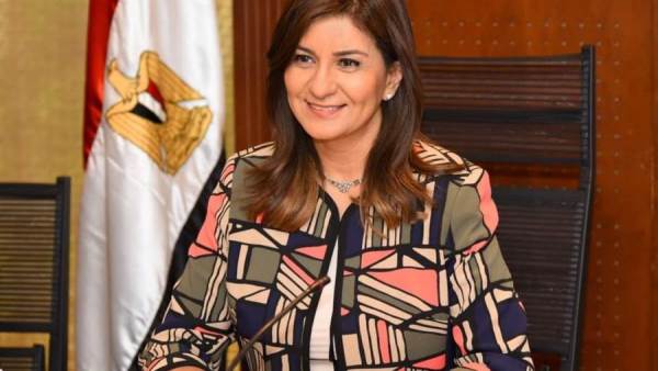 وزيرة الهجرة