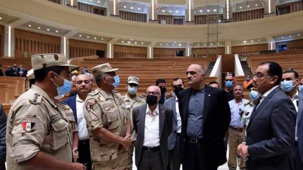 رئيس الوزراء يصطحب نظيره الأردني في جولة بالعاصمة الإدارية