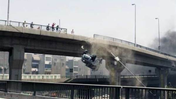 سقوط ميكروباص في النيل من كوبري الساحل