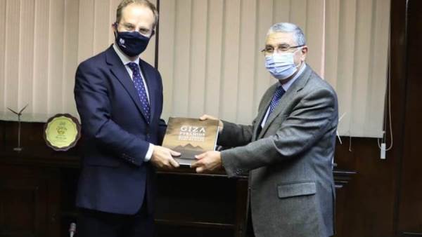 وزير الكهرباء والسفير البريطانى الجديد