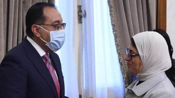 رئيس الوزراء ووزيرة الصحة