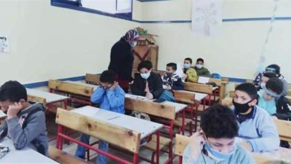 طلاب الصف الرابع الابتدائي صورة تعبيرية
