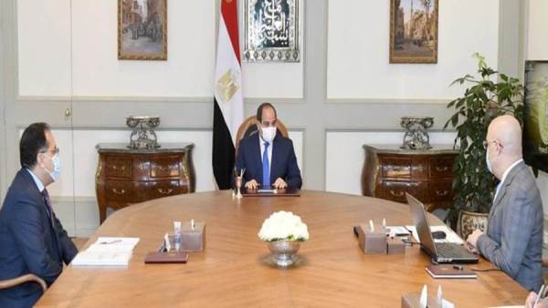 السيسي ورئيس الوزراء ووزير الاسكان