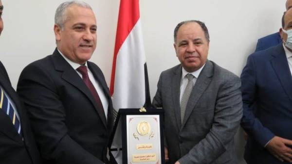 عبد الصادق الشوربجي ووزير المالية