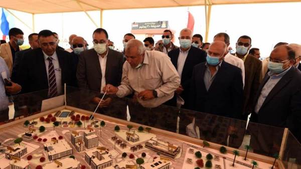 رئيس الوزراء في الوادي الجديد