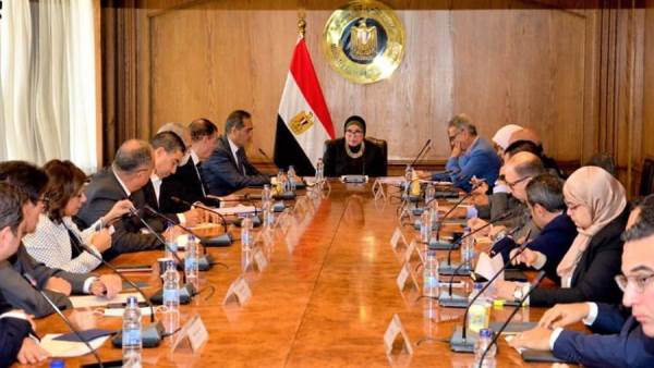 وزيرة التجارة والصناعة مع المجالس التصديرية