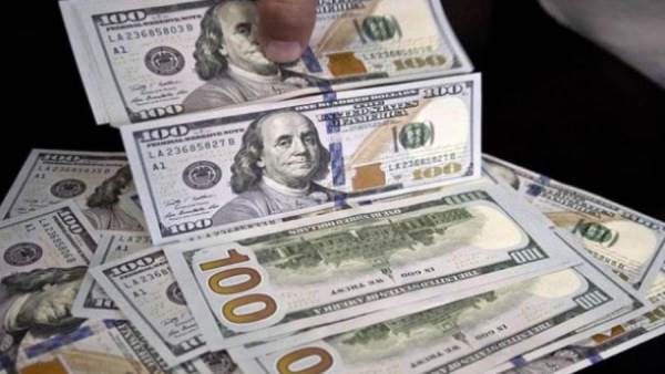 أوراق نقدية فئة 100 دولار - أرشيفية