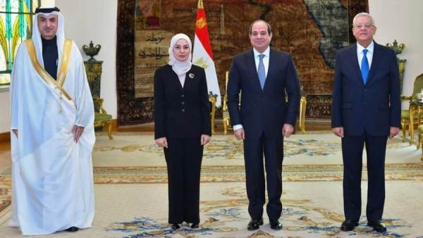 الرئيس السيسي مع مجلس نواب البحرين