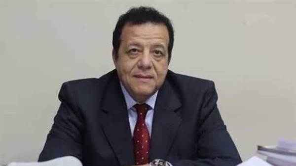 الدكتور عاطف عبد اللطيف رئيس جمعية مسافرون للسياحة والسفر