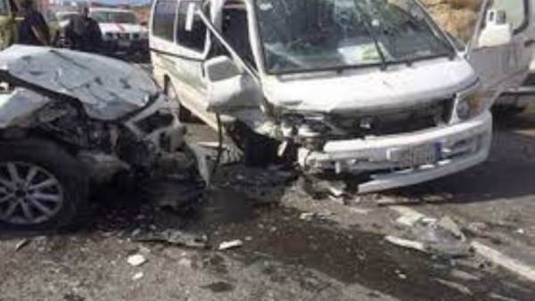 عاجل اصطدام ١١ سيارة على الطريق الاوسطى بـ١٥ مايو: جهنم على الاسلفت
