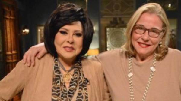 الفنانة الراحلة مها أبو عوف بجانب إسعاد يونس