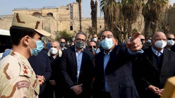 رئيس الوزراء يتفقد عددا من مشروعاتإحياء القاهرة التاريخية