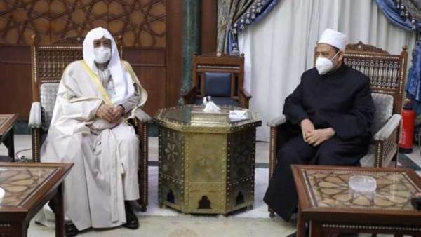 شيخ الأزهر يستقبل وزير الشؤون الإسلامية السعودي