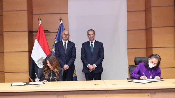 توقيع مذكرتي التفاهم بين وزارة الاتصالات ومايكروسوفت