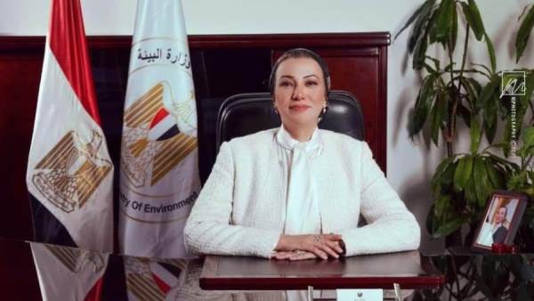 وزيرة البيئة - ياسمين فؤاد