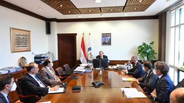 وزير البترول والثروة المعدنية في لقاءه بشركة إيني الإيطالية