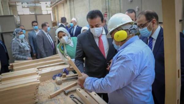 عبد الغفار يتفقد التموين الطبي