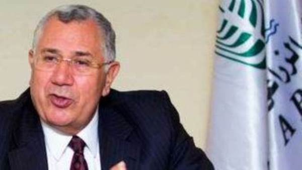 وزير الزراعه واستصلاح الأراضي