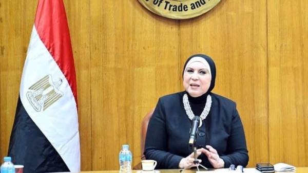 نيفين جامع وزيرة التجارة والصناعة