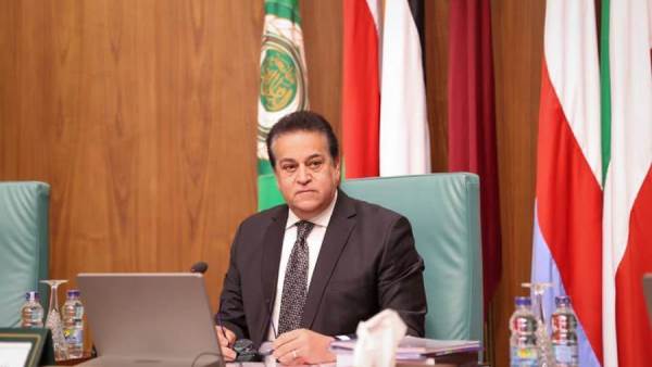 القائم بأعمال وزارة الصحة الدكتور خالد عبد الغفار