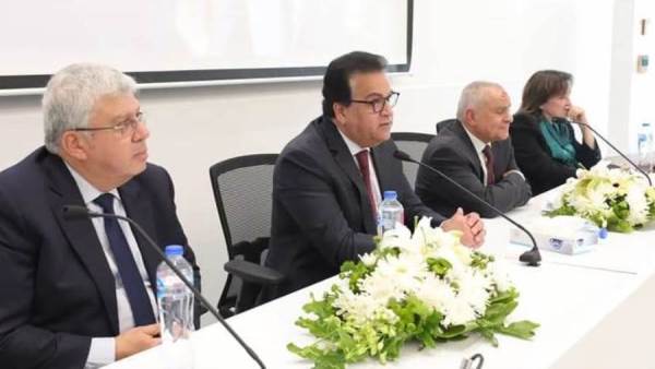 عبد الغفار خلال زياراتة للجامعات الأجنبية