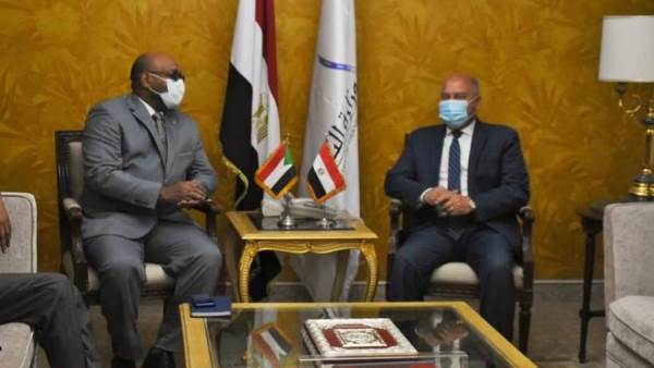وزير النقل المصري ونظيره السوداني