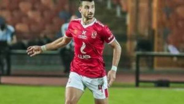محمود متولي لاعب النادي الأهلي